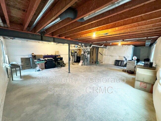 Building Photo - 6755 Carriage Meadows Dr