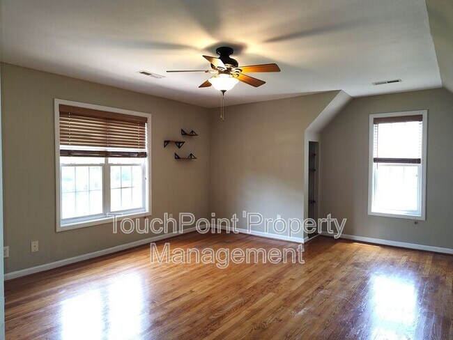 Building Photo - 9405 Mitchell Glen Dr