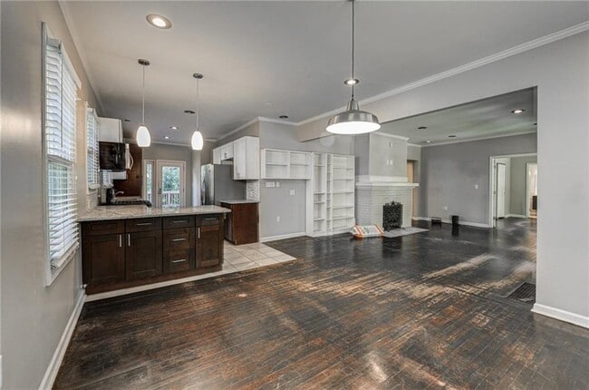 Building Photo - 483 Burlington Rd NE