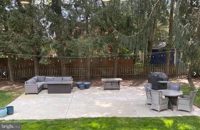 Building Photo - 431 Covered Bridge Rd