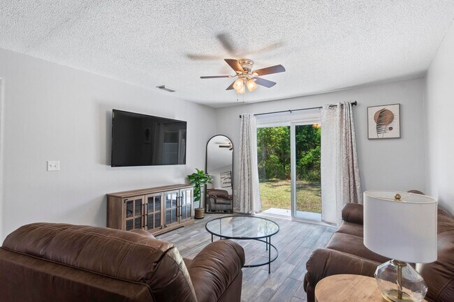 Building Photo - Ready to move in!