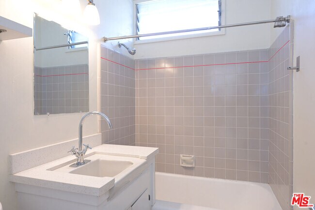 Building Photo - 3101 Arizona Ave