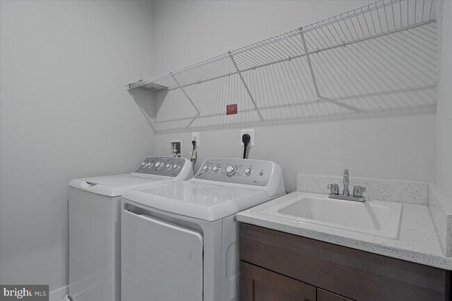 Building Photo - 10007 Ruffian Wy