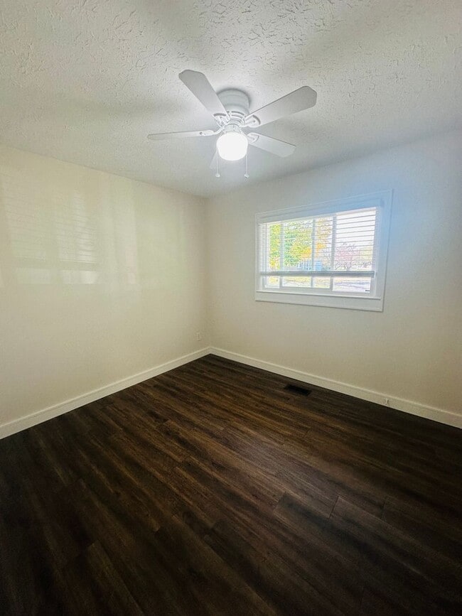 Building Photo - Charming and Updated Cul-de-Sac Gem with Year-Round Sunroom and Spacious Backyard!