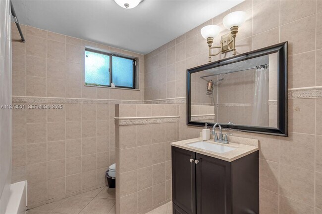 Building Photo - 451 Ives Dairy Rd