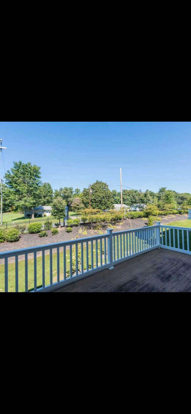 Building Photo - 107 Bancroft Dr