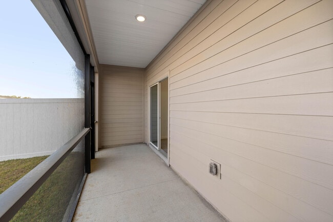 Building Photo - 3529 SE 37th Ct