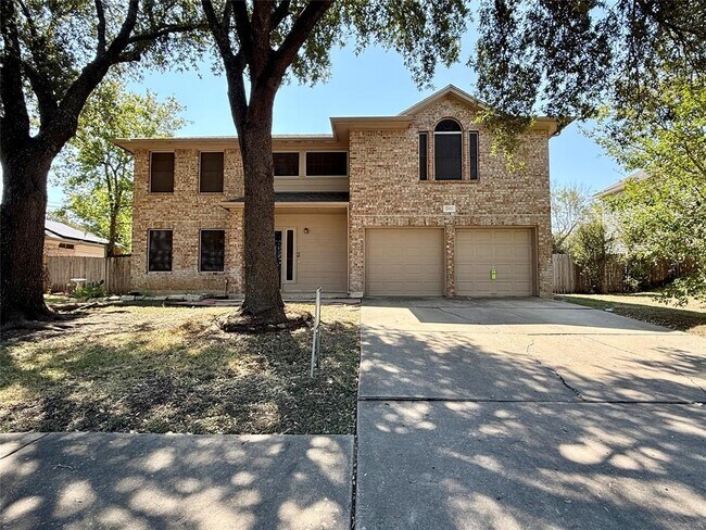 Building Photo - 2011 Lantana Dr
