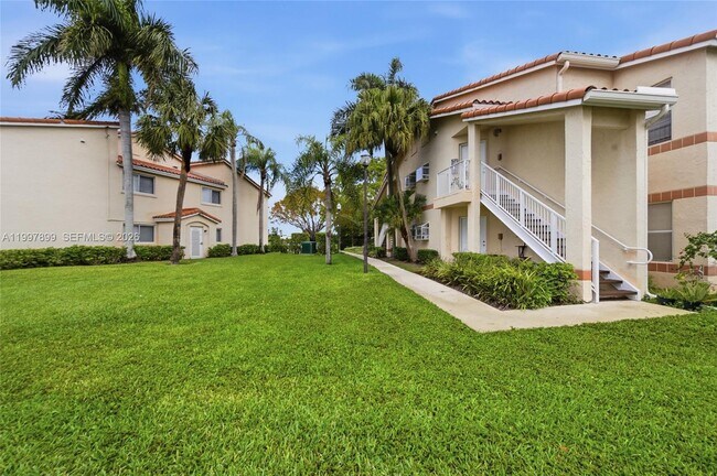 Building Photo - 3310 Pinewalk Dr N