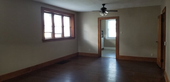 Building Photo - 2 Bedroom Ranch