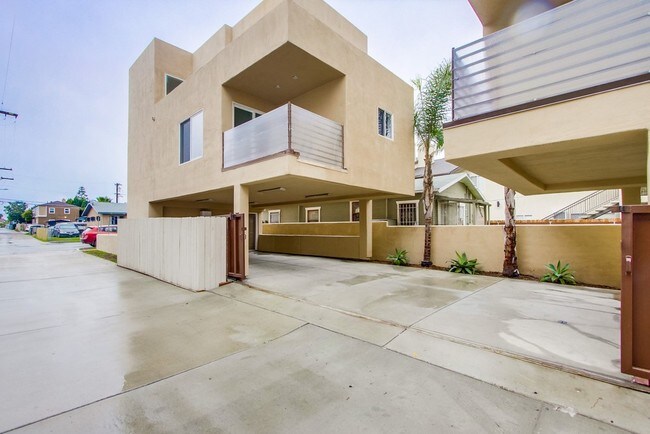 Gated Parking - 4325 38th St