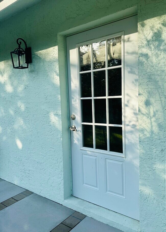 Building Photo - 17647 81st Ln N