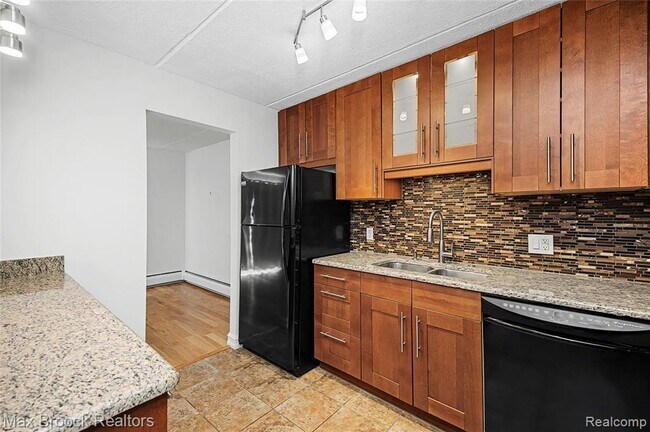 Building Photo - 35300 Woodward Ave