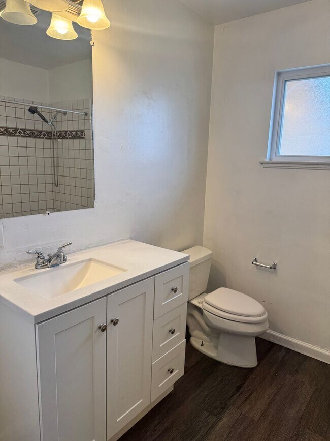 Building Photo - 1836 W Michigan Ave