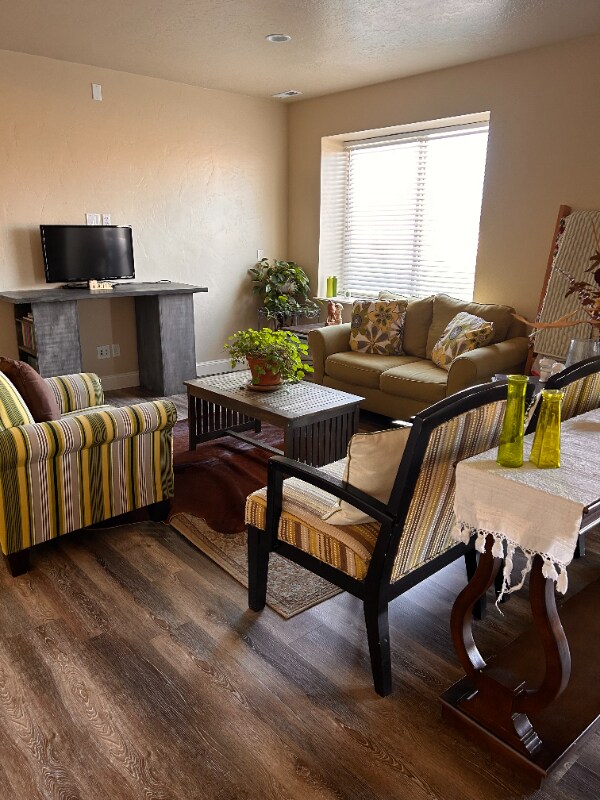 Building Photo - 2501 Prairie View Dr