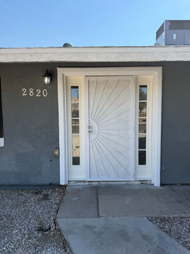 Building Photo - 2820 S Sandhill Rd