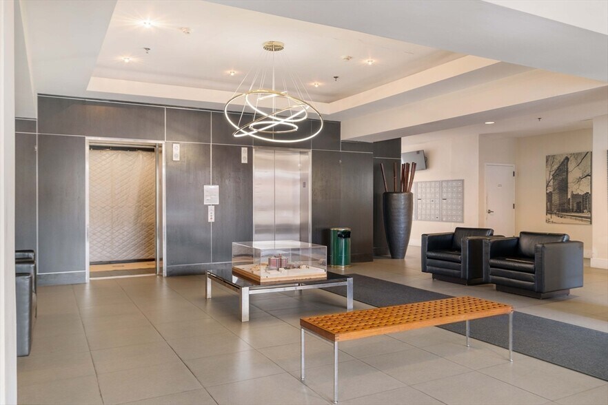 Building Photo - 15 North Beacon St