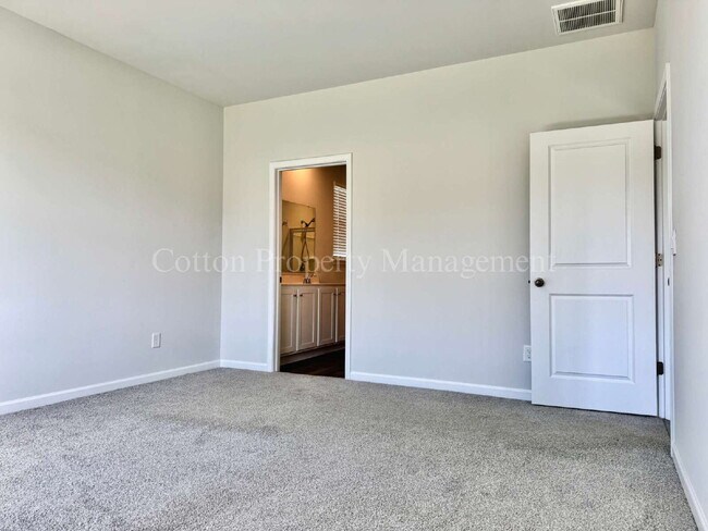 Building Photo - 816 Delta Ct