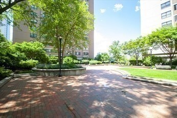 Building Photo - 8 Whittier Pl