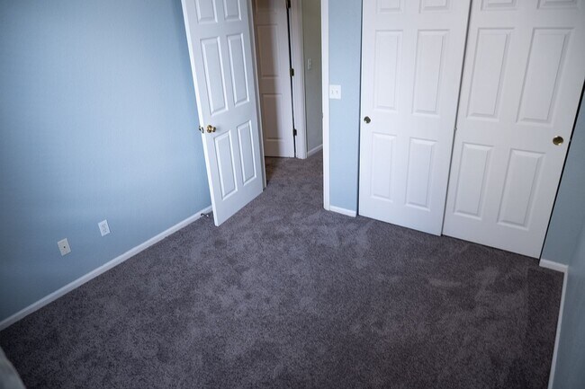 Building Photo - 462 Chambers Way