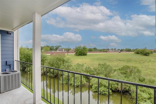 Building Photo - 18511 Egret Bay Blvd