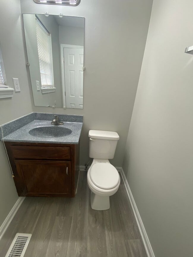 Building Photo - Cute Ranch Rental