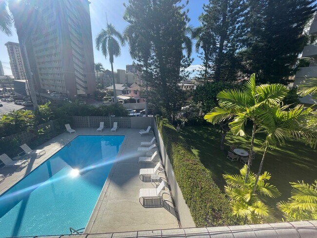 Building Photo - Victoria Plaza - Makiki/Punchbowl - 2/2/1 ...