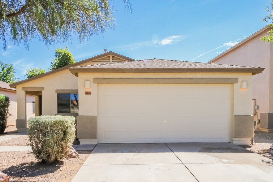 Primary Photo - 30617 N Desert Star Dr