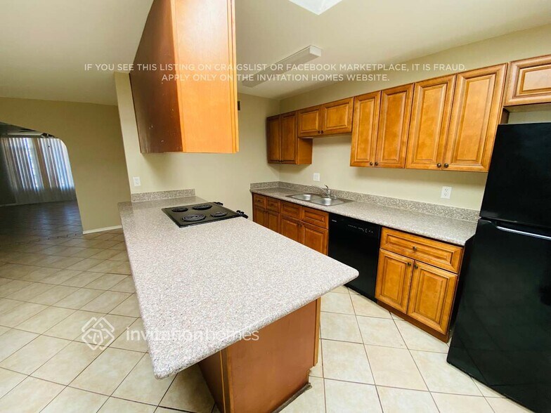 Building Photo - 3735 W Rose Ln