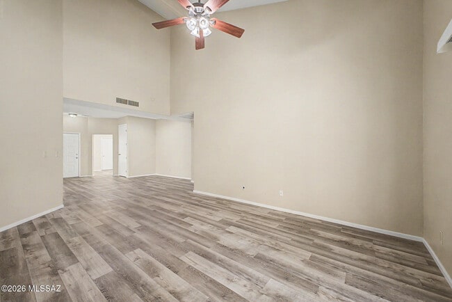 Building Photo - 5250 Woodspring Dr