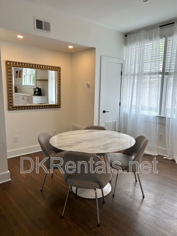 Building Photo - 128 Peachtree Memorial Dr NW