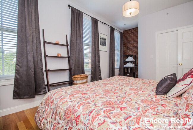 Building Photo - 7 Harvard Square