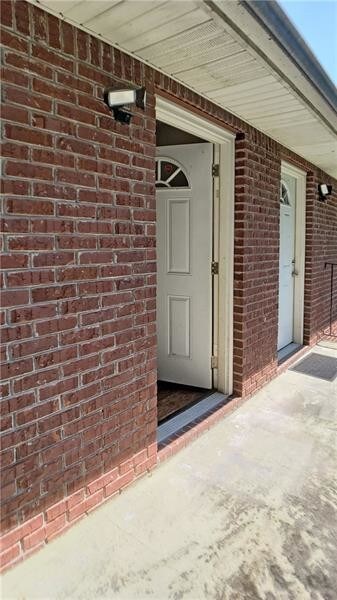 Building Photo - 2885 Center St