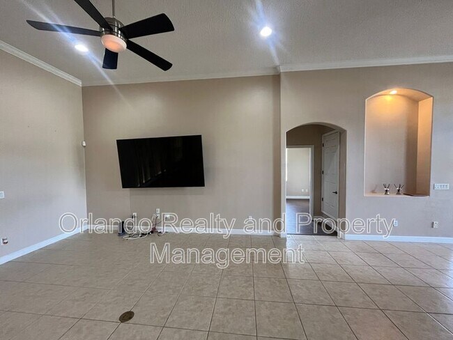 Building Photo - 2742 Cardassi Dr