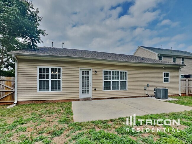 Building Photo - 5816 Sycamore Glen Rd