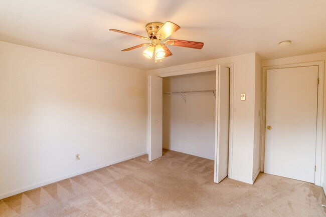 Building Photo - 194 Cherry St