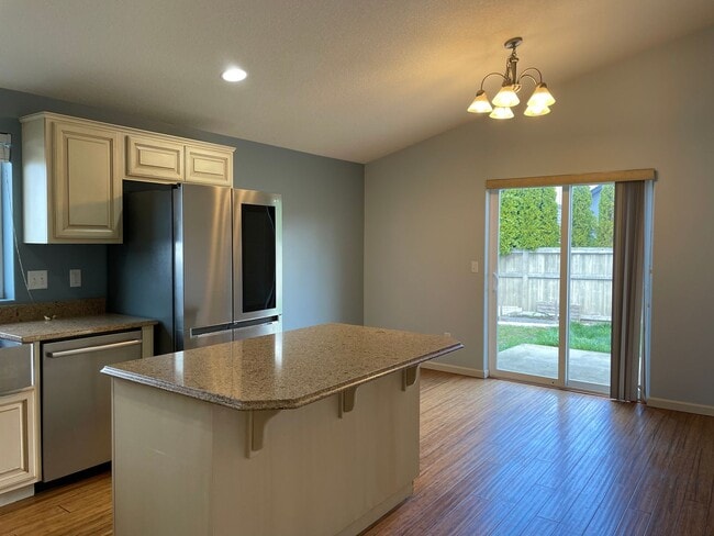 Building Photo - CHARMING Ranch-Style Home in Ridgefield, WA! 3 Bedrooms & 2 Baths! Walk-In Closet! Spacious Floor...