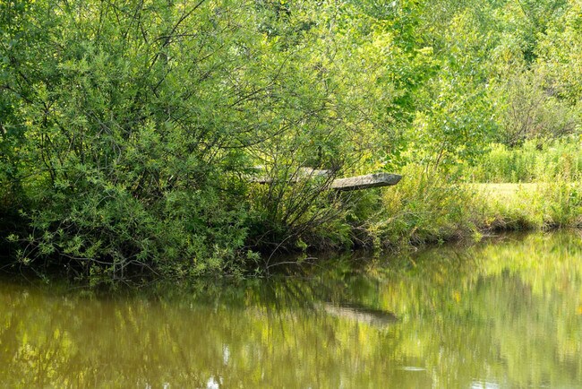 Building Photo - 1087 State Rd