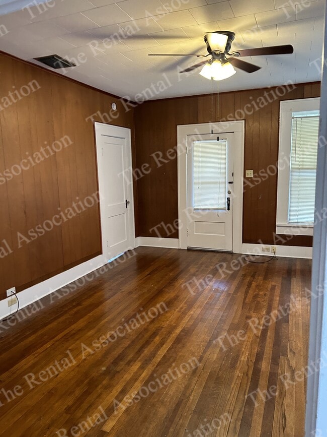 Building Photo - 201 S Farmerville St