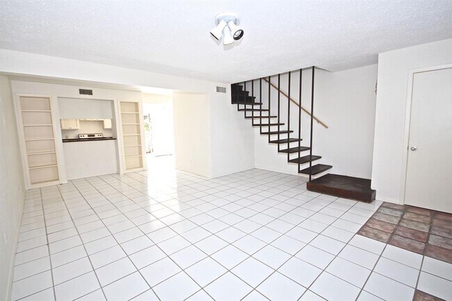 Building Photo - 6111 Beverly Hill St