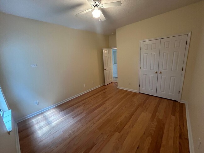 Building Photo - 1225 Ambling Way Dr