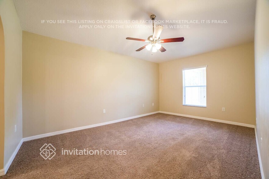 Building Photo - 3215 Burdock Ave