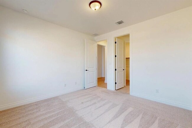 Building Photo - 1208 White Daisy Ln