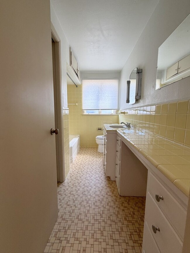 Building Photo - 318 McKinley Ave