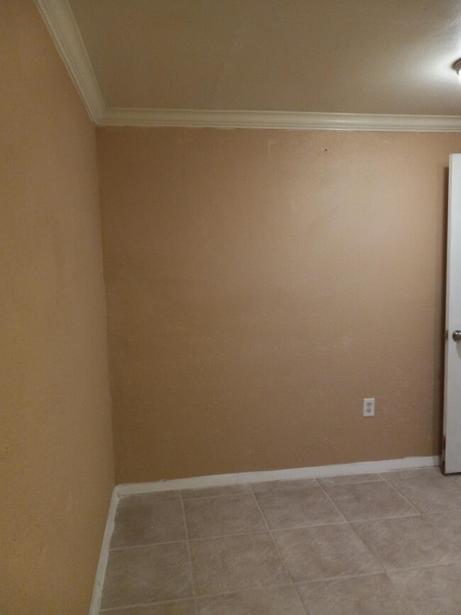 Building Photo - 16900 Wellborne Rd