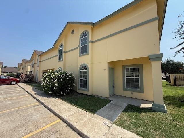 Building Photo - 1000 Ranchway Dr