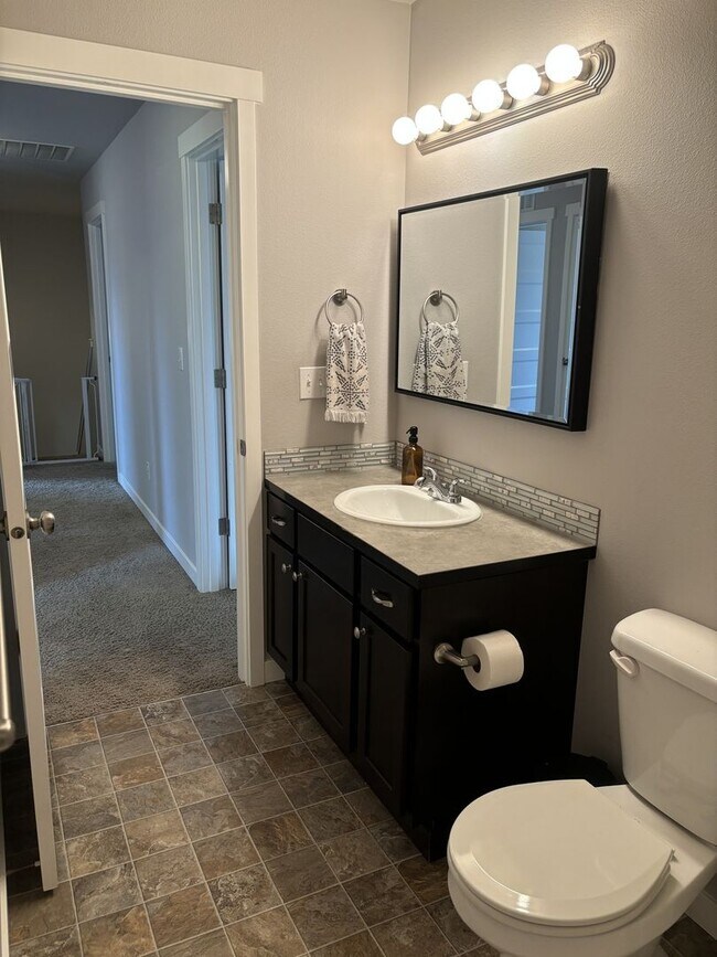 Building Photo - Stunning 4 Bed Yelm Home with Vaulted Ceilings & Modern Amenities!