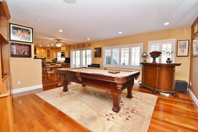 Building Photo - 204 Cypress Hills Ct