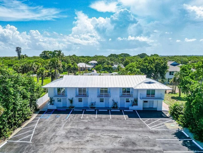 Primary Photo - 2305 Tamarind Dr