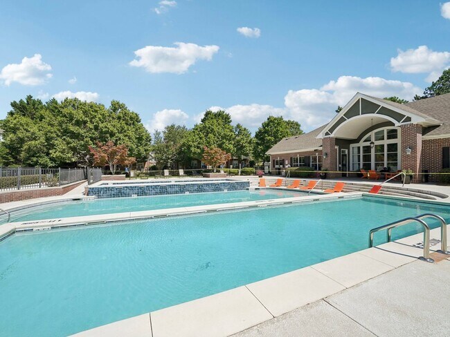Building Photo - 3 Bedroom Townhome in the Heart of Dulth